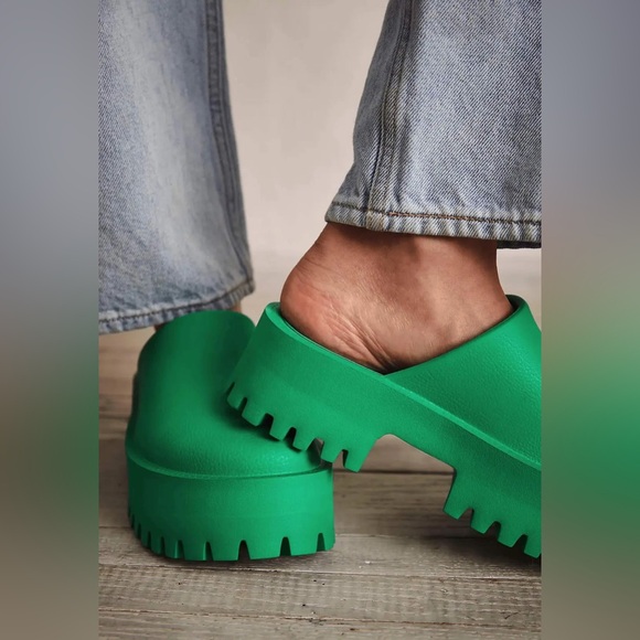 Jeffrey Campbell Shoes - Jeffrey campbell clogs size 6